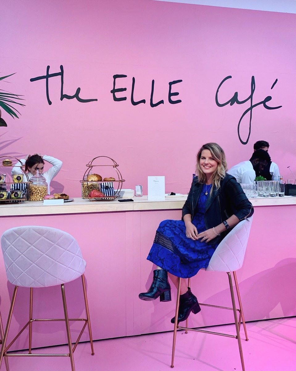 Heaven is sitting at a millennial pink cafe and calling it work 🌸💗👛🍧🎀💗 #ELLEWEEKENDER is go! And it’s so dreamy 💕Congrats, Team <a href="/elleuk/">ELLEUK</a> &amp; <a href="/hearstliveuk/">hearstliveuk</a> 🌸 instagram.com/p/Bq0XBHfg0pj/