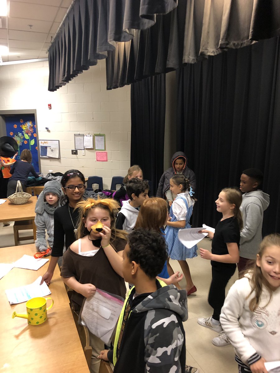 sajensen4's tweet photo. Behind the scene action from 4th grade Drama Club performance of The Wizard of Oz. It was primarily student led, I barely did anything to help! It was amazing to see the collaboration and creativity. #PantersEngaged https://t.co/DzbA0VMplD