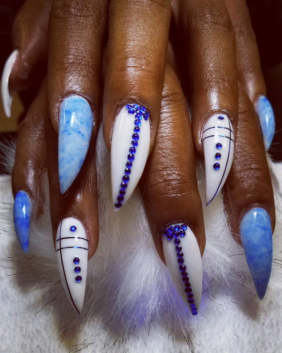 lovveRica's tweet photo. Bluez 💎
Full set with white acrylic 💅🏽
#DaretoBeNaild #Loveisinthenail #SCNailTech #MasterNailTech #DerrickaB https://t.co/MxKGhVvRcM