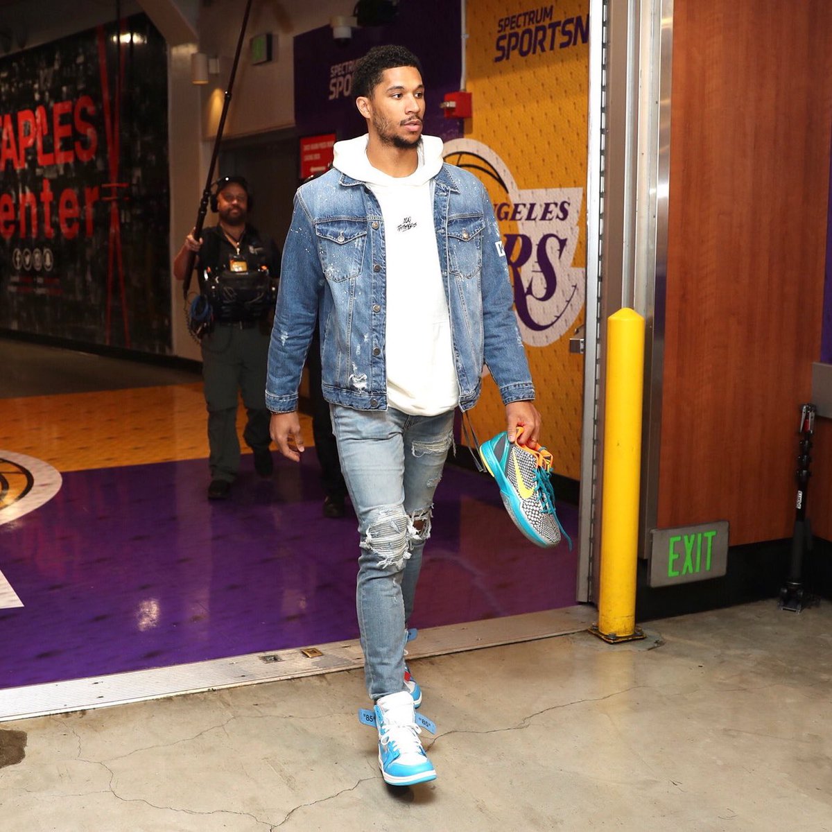 unc off white 1s on feet