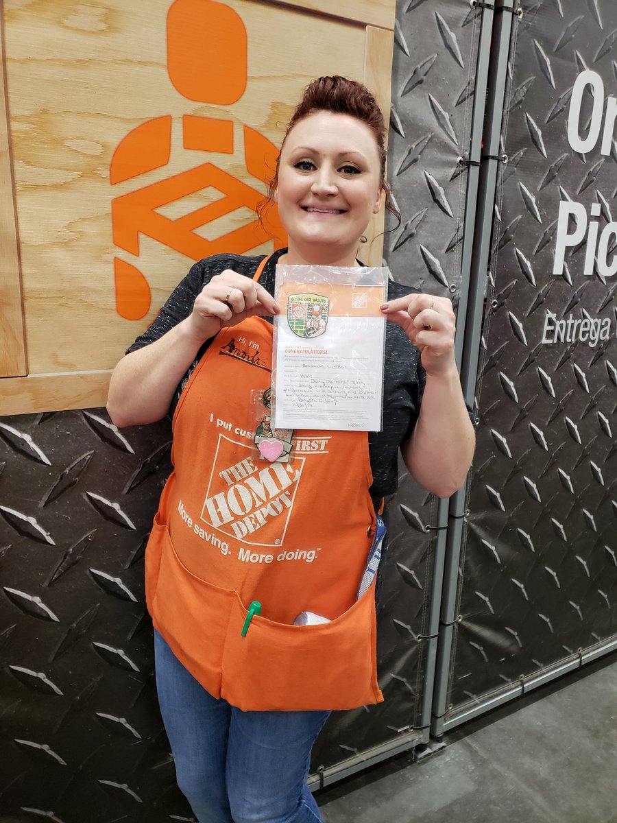 BrigitteSchoofs's tweet photo. Such a great associate,  she does it all with a smile , you rock Amanda #1404rocks https://t.co/yxCkYTrdY0