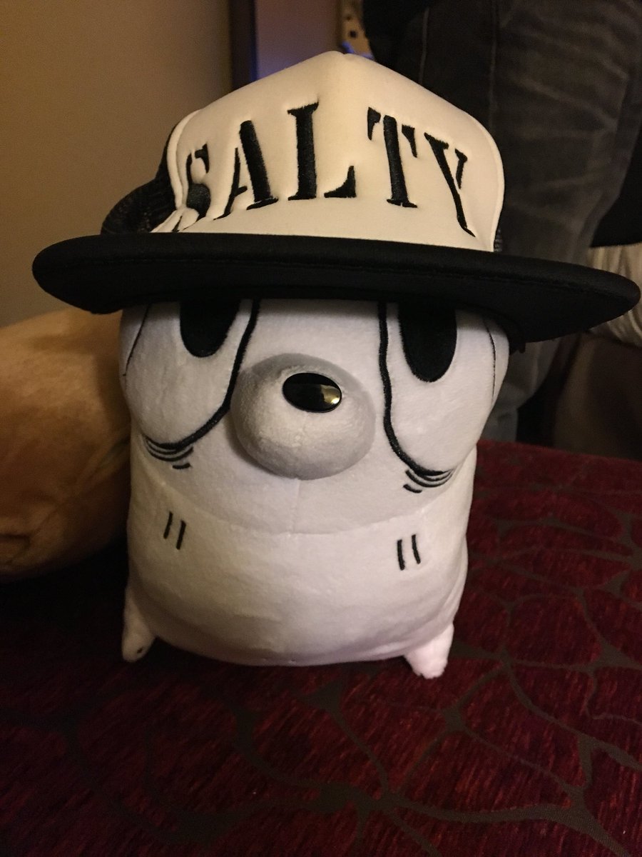 KingSabear's tweet photo. Got a good con friend from @NaomiRomeroArt and the hat from @WoofcatInk https://t.co/4r25aNThQe