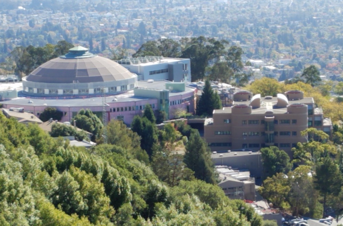 NORAMRoadTrips's tweet image. We kept taking pics of the #sanfranciscobayarea views from #BerkeleyBayViewPoint at @UCBerkeley. Here&apos;s one of #AdvancedLightSource at @BerkeleyLab. From Day 7 of our #fall trip. #2018NORAMRoadtrips #alamedacounty #berkeley #eastbay #visitcalifornia #october2018 #clouds #sky