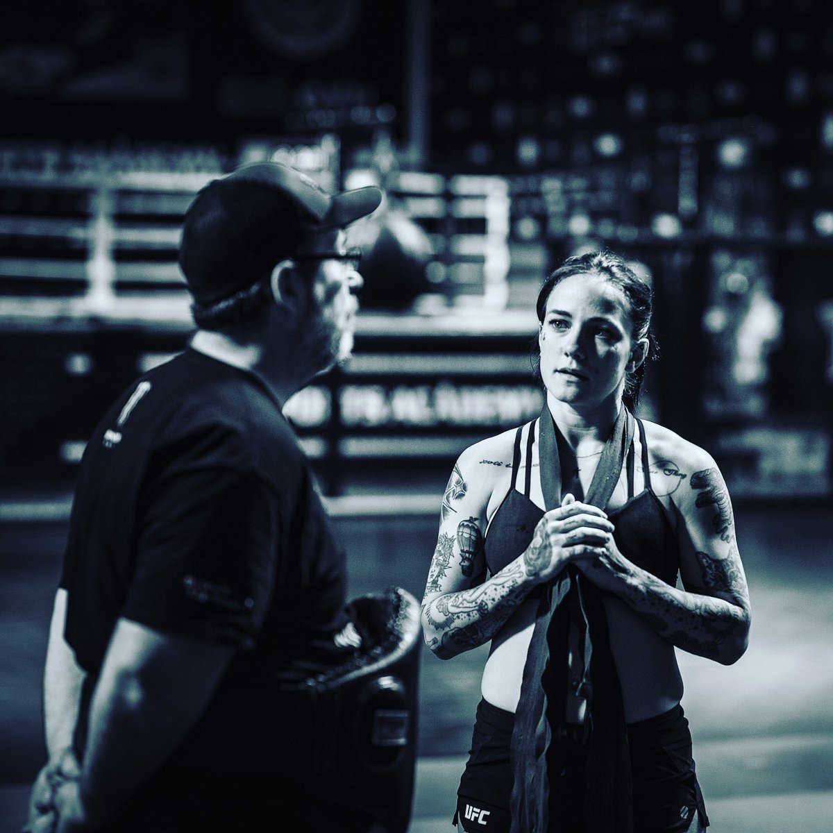 missjessyjess's tweet photo. My favourite thing about mixed martial arts, is getting to learn so many different things from so many different people. Everyone has something to add!
📸 @thefoxidentity 
#HeartBreakerEntertainment
#TriumphUnited #MonsterFam #CSA #CombatSportsAcademy https://t.co/1BCn0UOzSf