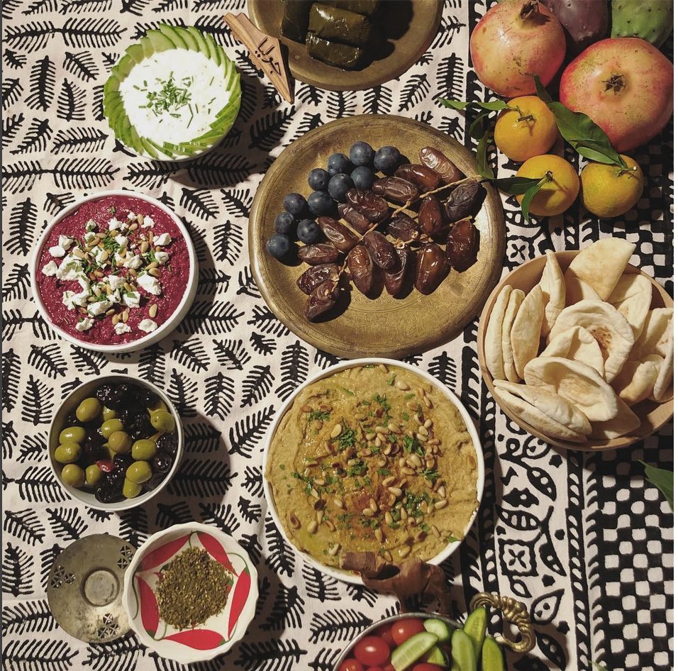 pretty table // mesa bonita 📸@jjuliagp #abe #abecooks #abe_foodspiration #middleeasternfood #palestinefood