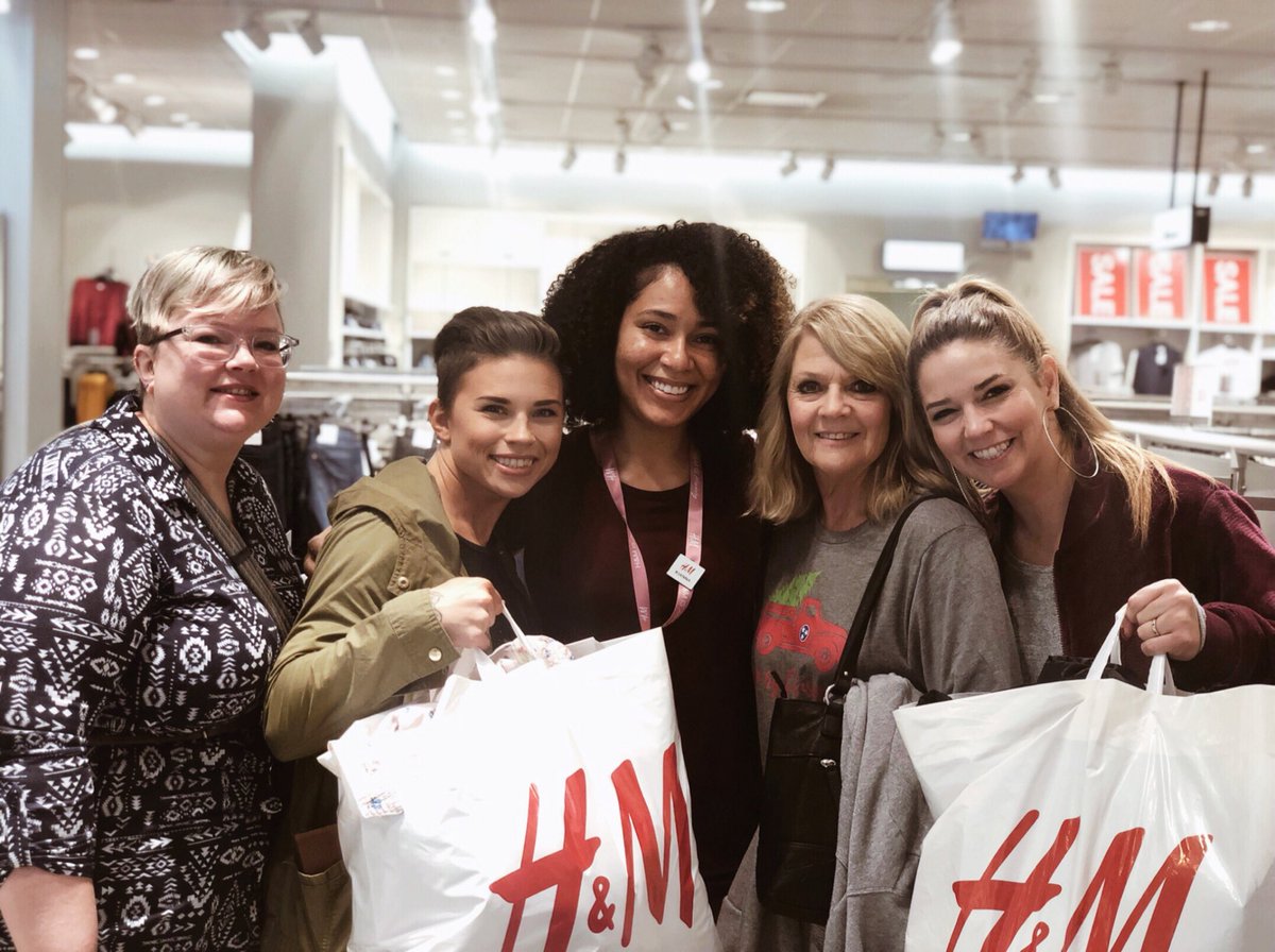 imaginariumlife's tweet photo. 1/2 What an incredible day shopping for all 82 coats for our WINTER COAT PROJECT! Thank you for joining with us to make the world a better place and to gift students with a warmer, healthier winter!! β¨πβοΈ #Imaginarium #giving #wintercoatproject @Macys @hm @Crazy8 @Gymboree https://t.co/djGvO8soN6