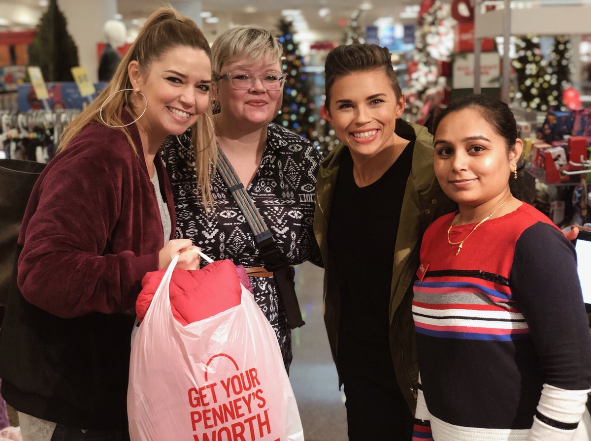 imaginariumlife's tweet photo. 2/2 Our WINTER COAT PROJECT was an incredible success - thank you for your donations (still coming in)! All extra money will be gifted via check to a second schoolβEvery cent is going to these kids! β¨πβοΈ #Imaginarium #giving #wintercoatproject @Target @belk @childrensplace https://t.co/XWNEbVYHzB