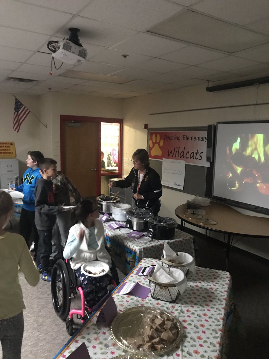 Mr_WYWildcat's tweet photo. @MrsRunquist is taking the Healthy Eating Unit to the next level with the 6th grade  @Jrwildcatsroar  We had a Protein Food Lab today why rice, buffalo meat, salmon, tofu,black beans and more rice! Thank You #shiftthis #MakeItReal @ChisagoCounty #Shipgrant https://t.co/dFpvoiuQ4t