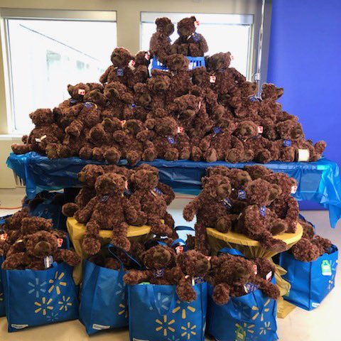 APEXPR's tweet photo. Teddy was reserved for a very special Christmas purpose! He visited @mch_childrens today bringing holiday magic to the kids who might need it most! @WalmartCanada #ClientLove #trackteddy https://t.co/B0JdQWxItT