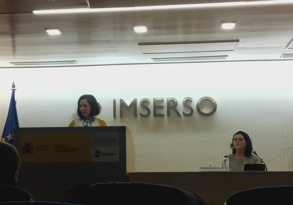 chulian's tweet photo. #JornadaDePsicogerontología  orgullosa de poder representar en la "casa" de los mayores al Grupo de promoción del buen trato de @CopMadrid en unas magnificas jornadas organizada por @AEPsicoGeron https://t.co/aTiA4CW7lk