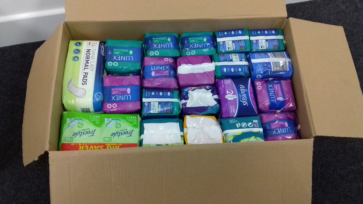 LcPackages's tweet photo. all these items have gone to a school in #dudley, the black bags contain children coats, the shopping bags are ful of brand new hats and gloves and a box of sanitary pads.. #psp my new project #providingsanitarypads #helpingwherehelpisneeded https://t.co/rAn3oIhXdD