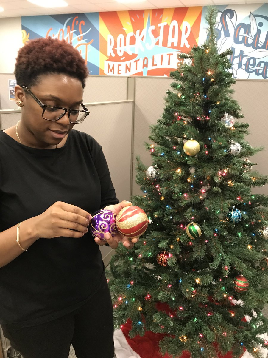 CompassFurnApts's tweet photo. Our Stamford office is getting festive! The Crew became office elves today and sprinkled some holiday spirit throughout the office! πππ
#christmas #christmasspirit #holidayspirit #companyculture #decorate #decor #christmastree #holidaydecor #Stamford #CompassCrew https://t.co/LwQxhyqIqo