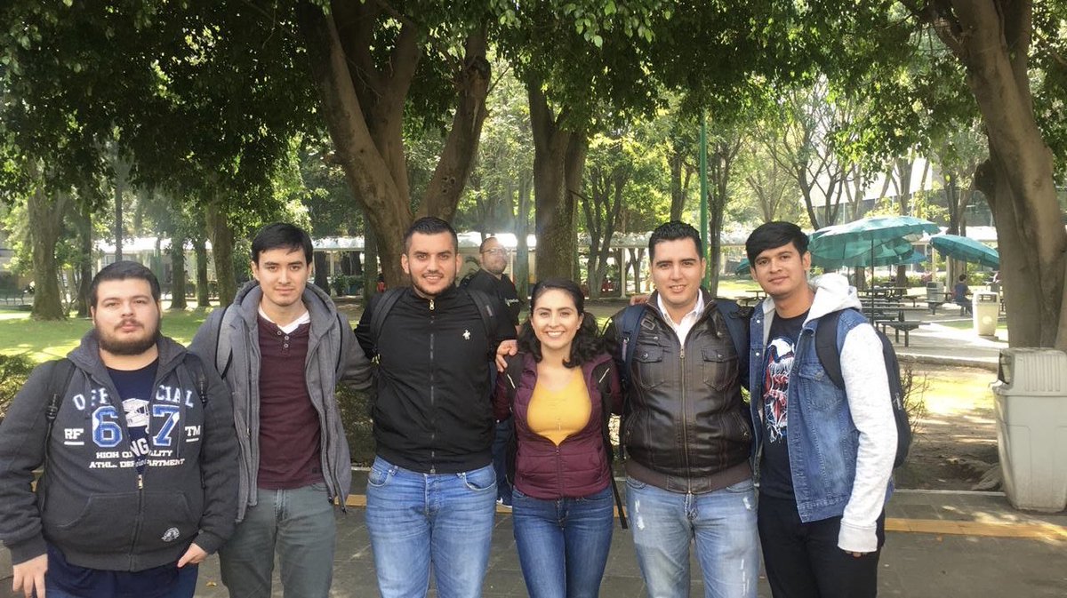 Luxelare's tweet image. Dalia, Heri, Gil, Omar, Hugo y Leo de nuestro equipo de desarrollo tecnológico presentes en el #pythonday2018 👩🏻💻👨🏻💻🌱