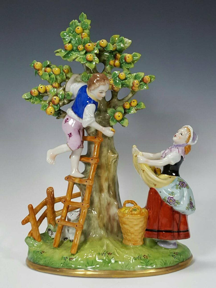 olika111's tweet photo. Antique Large Sitzendorf German Porcelain Figural Group of Apple Pickers, Hand Decorated Figurine, #vintage #collectibles #housewarming #germanporcelain #sitzendorfporcelain @SympathyRTS @SGH_RTS @iPromotable #porcelainfigurine #applepickers #youngcouple https://t.co/8kijpcQtwo https://t.co/3dZgwwvQLs