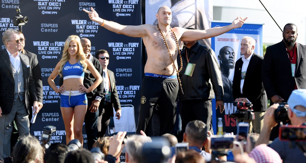 bet365's tweet image. RT if you're team Tyson Fury.

🥊