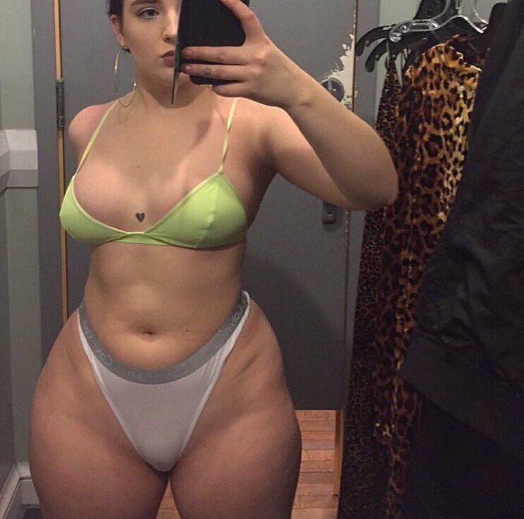 gio279410's tweet photo. #curvy #changingroomfun #changingroom #dressingroomfun #dressingroom @llcalgary https://t.co/t177Zivjjk