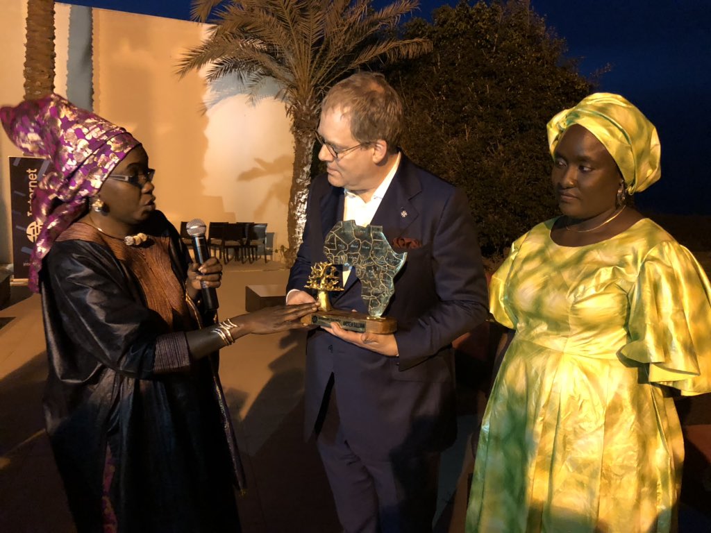 VictorNdonnang's tweet photo. The @isocsenegal chapter’s members, leaders and next generation leaders welcome @SullivanISOC in #Senegal for his 1st visit in #Africa, as new President and CEO of the @internetsociety. #ShapeTomorrow #IoTSenegal https://t.co/sM5ZwwpfVF