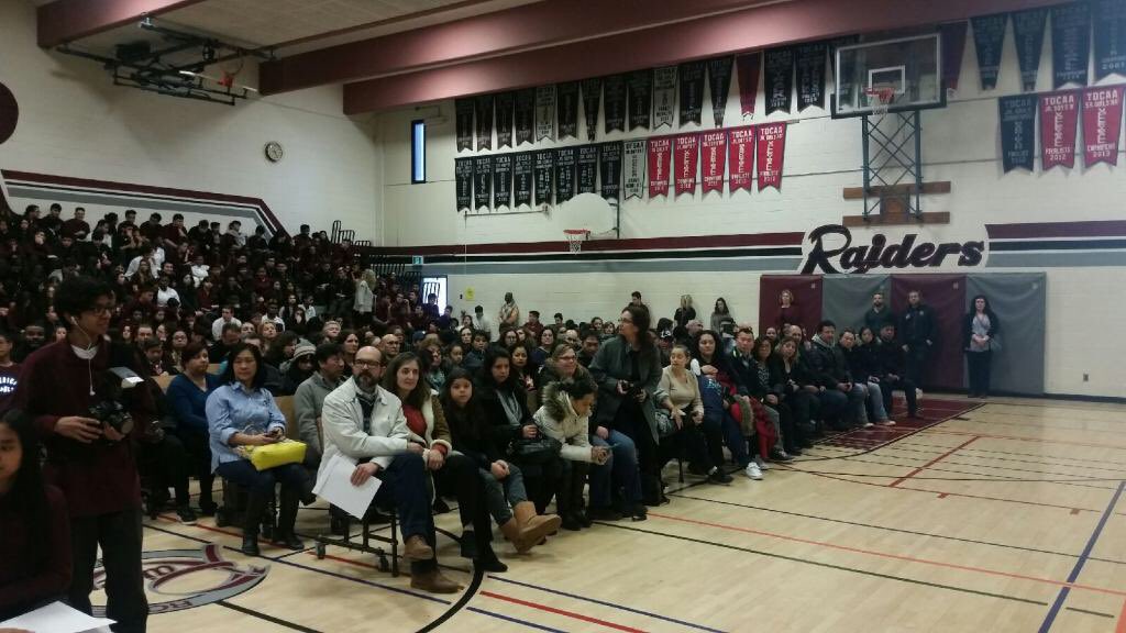 PrincipalCarey's tweet image. Fantastic crowd at our Academic Awards Assembly. Congrats to all those on the Honour Roll and to Subject Award winners. @TCDSB @patrickkeyes1 @romeroraiders @romeroscouncil