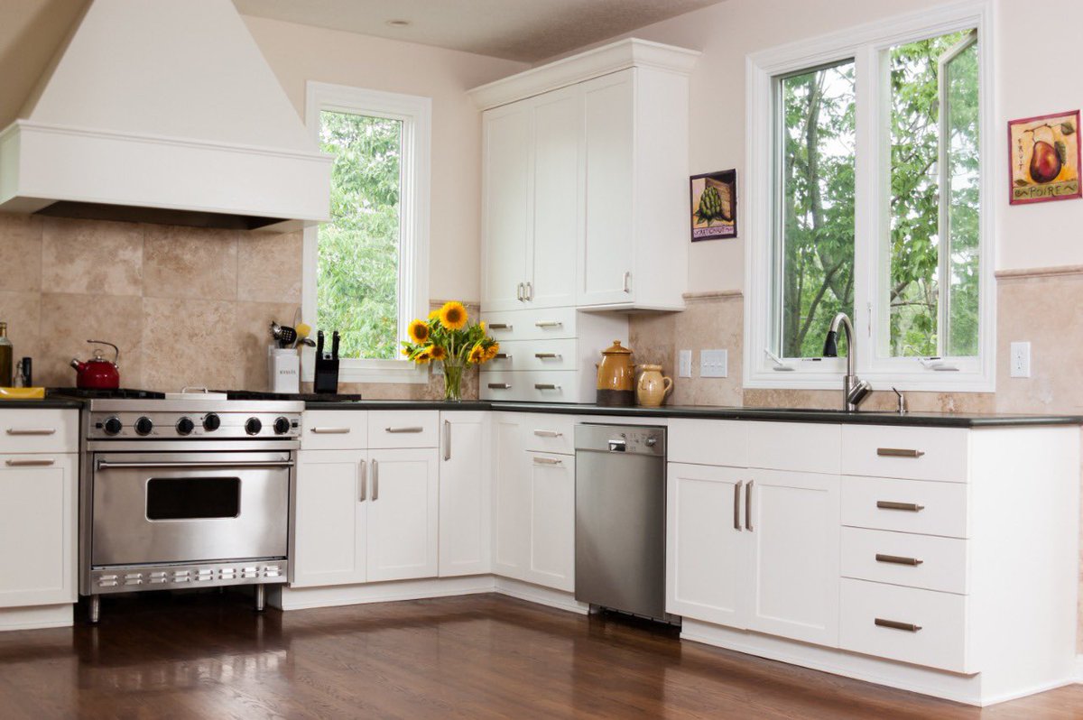 327RoyalPalm's tweet photo. Need custom cabinets for your home? Why not look at a beautiful selection tonight while you enjoy booze and food? Join the Boca Chamber at 6 p.m. in celebrating Canam Cabinet Corps Ribbon Cutting celebration. https://t.co/chkBtbMok5
