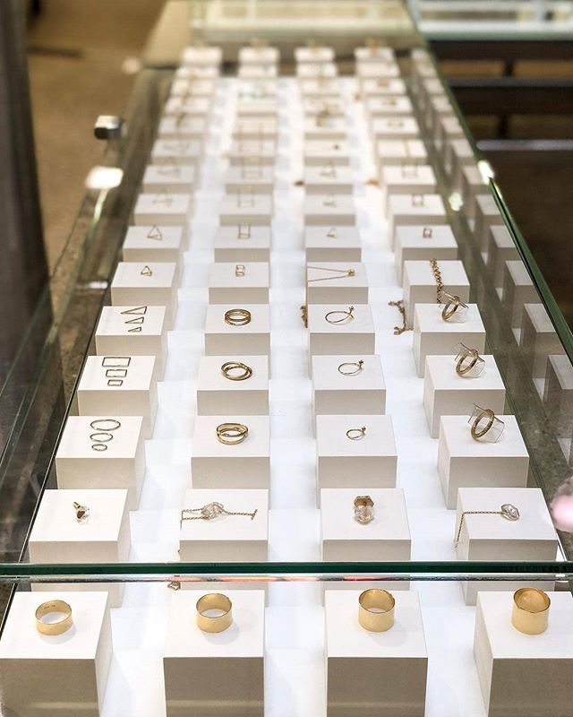 KALPRNYC's tweet photo. Shihara's Fine Jewelry (@shihara_official) special displays at @doverstreetmarketlondon , including the DSM exclusive #shiharafacet!!! https://t.co/TcYchdyB00 https://t.co/GSAMml1Zfg