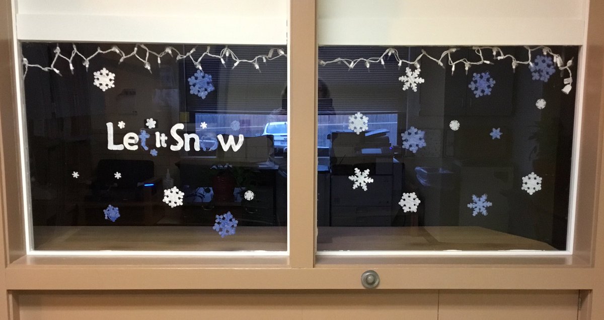Arrowhead512's tweet photo. Creating a welcoming front office window #ArrowheadMovingForward https://t.co/0WG4k3Diwj