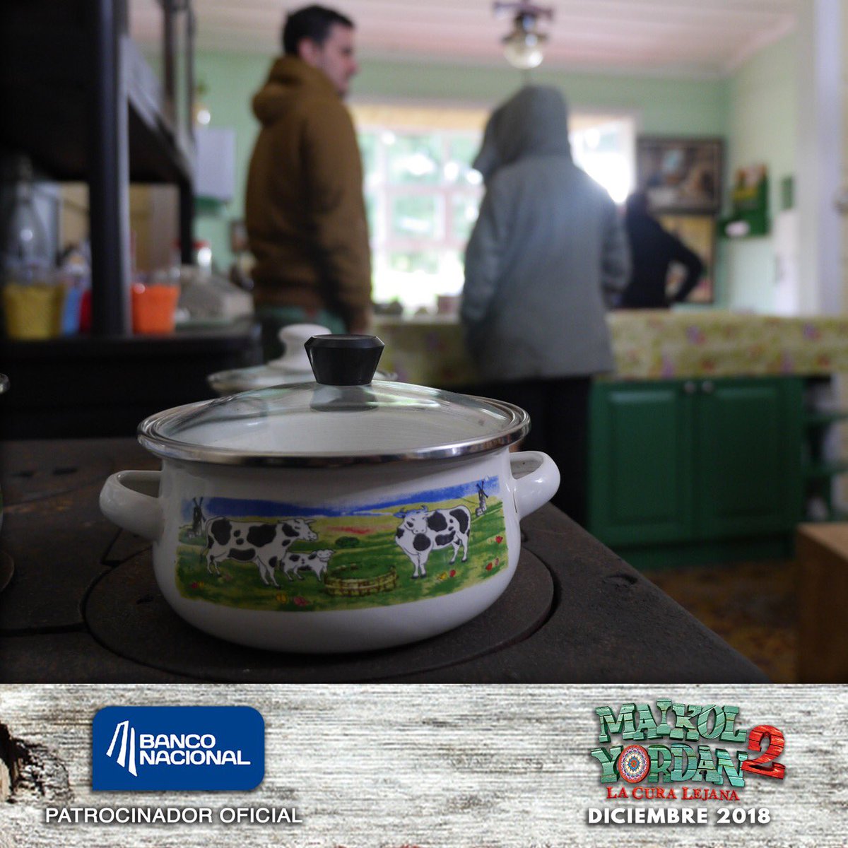 MediaDocena's tweet photo. Y hablando de vacas 🐄 ¿Quién tiene una abuela que tenga ollas como estas en su cocina? https://t.co/kRkubwaFyu