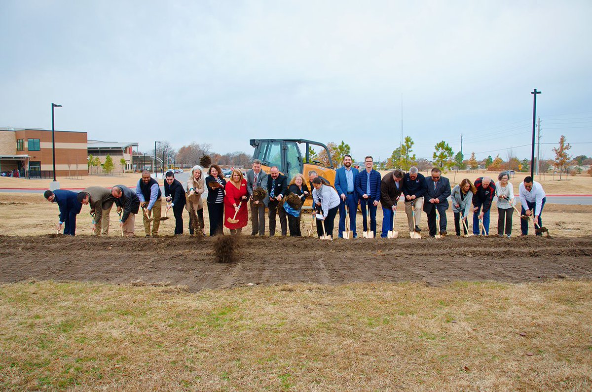 VisionTulsa's tweet photo. Another Vision Tulsa groundbreaking is in the books. Today, officials from the City of #Tulsa, Union Public Schools and Community Health Connection broke ground on a new, nearly $10 million Community Health Connection East Clinic on the campus of Ellen Ochoa Elementary School. https://t.co/FqVef8umrM