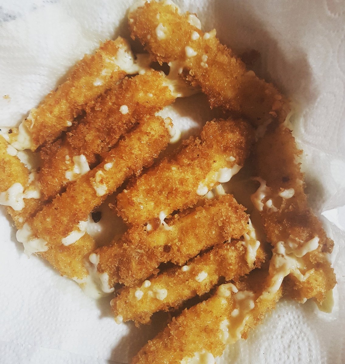 CaitrionaDevery's tweet photo. Toy Show snacks in Offaly  #mozzarellasticks #cheesygood https://t.co/gdJl0kRSyU