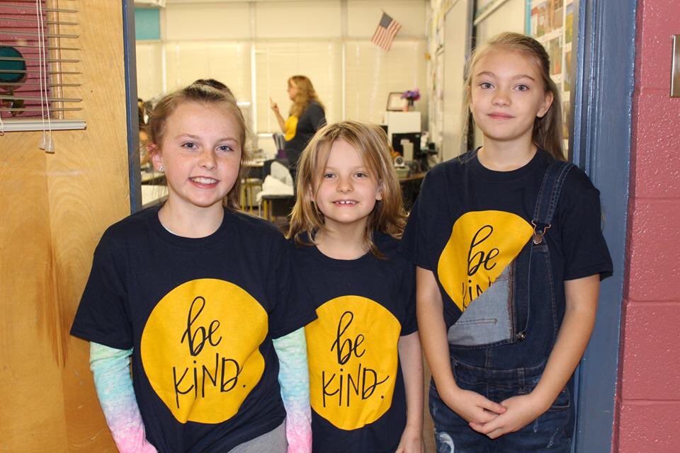 EdisonElem_CS's tweet photo. Thank you Captain Kindness for delivering Be Kinds shirts to every student today! @CSSD11 https://t.co/FLE1cFeU1N