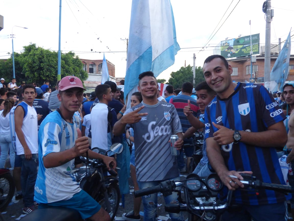SoyDecanoOf's tweet photo. #SuperligaQuilmesClásica #ClasicoTucumano 

El sentimiento no se termina...

#BanderazoDecano https://t.co/sd54wYlaSI