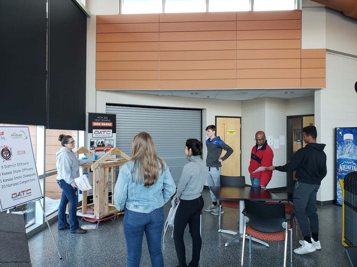 OATCRoadrunners's tweet image. Great job student leaders running the Program Tours last night! Reminder OATC Applications for next year are DUE 10PM TONIGHT!!! All applicants who missed a tour can attend the last make-up tour on December 11th at 3PM.
@amclainoatc1 @Jbarnumoatc @OlatheCTE