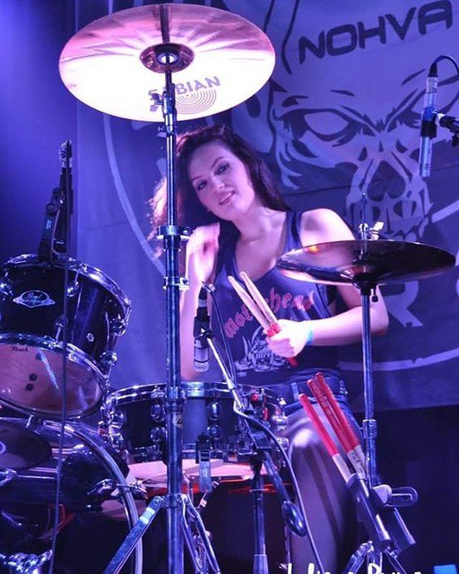KevTyMusic's tweet photo. Reposting @nanu_villalba:
Última semana de vacaciones y ésta es mi cara 😂
#drummer #drumlife #drumgram #drummergirl #femaledrummer #percusion #rock #band #nohva #music #musician #instadrums #batera #baterista #drummersofinstagram #pickpalos #zildjian #sabian #motorhead https://t.co/Ym4CYXK9ko