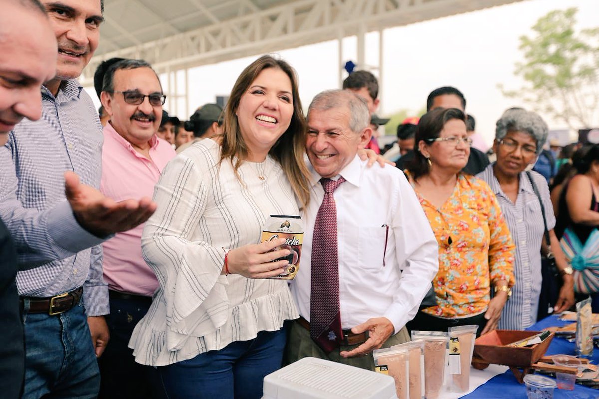 marialevicuna's tweet photo. ¡Vamos adelante, la #EPS es la apuesta al desarrollo! 👏🏼

Muchas gracias por el cariño, la solidaridad y respaldo. Siempre seremos consecuentes con ese cariño, con más trabajo, con más compromiso y con los principios y convicciones intactas. 

#FortalecemosEPS https://t.co/AoIZIVgQF4
