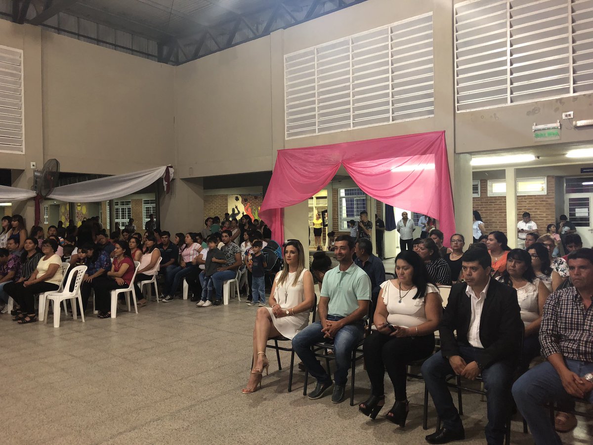 clpanzardi's tweet image. #Ahora Acto #Promo18 EES N 128 de #LagunaBlanca