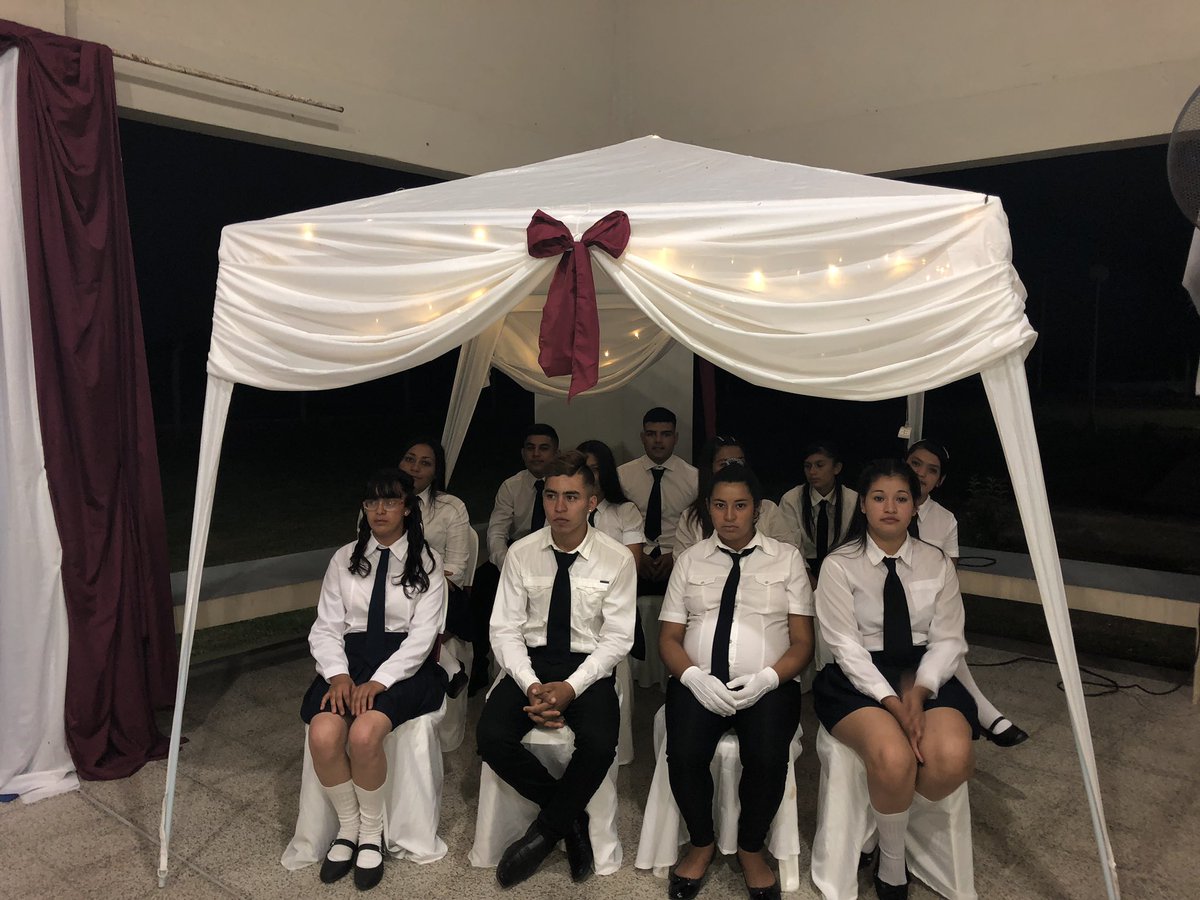 clpanzardi's tweet image. #Ahora Acto #Promo18 EES N 128 de #LagunaBlanca