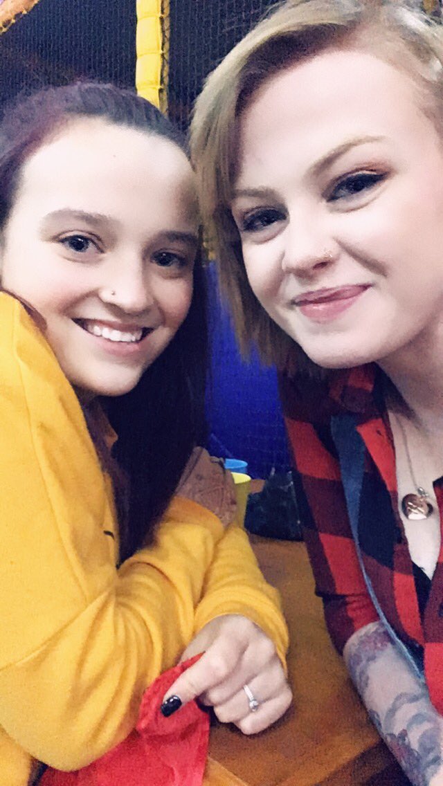 Jenniim94's tweet photo. #BestFriend #love #family #adore #beaut #topgirl https://t.co/v5XQOElmgr