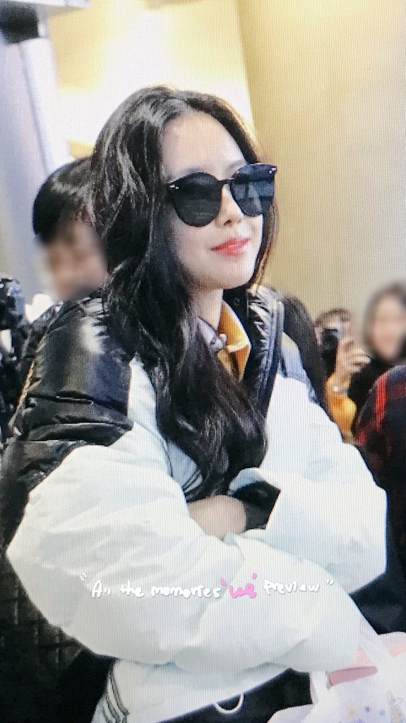 apink234's tweet photo. 181201 인천공항 입국 preview
#Apink #에이핑크 #손나은 #나은 
@Apinksne

따뜻하게입었다고말했지만...,,,.,
안에는!??!?! 안에두 따수하게입고다니라구!!!😂

#언능들어가서_푹_쉬어 👋
#12월의시작은_낭니와_함께 ☃️ https://t.co/gYCZzoALG7