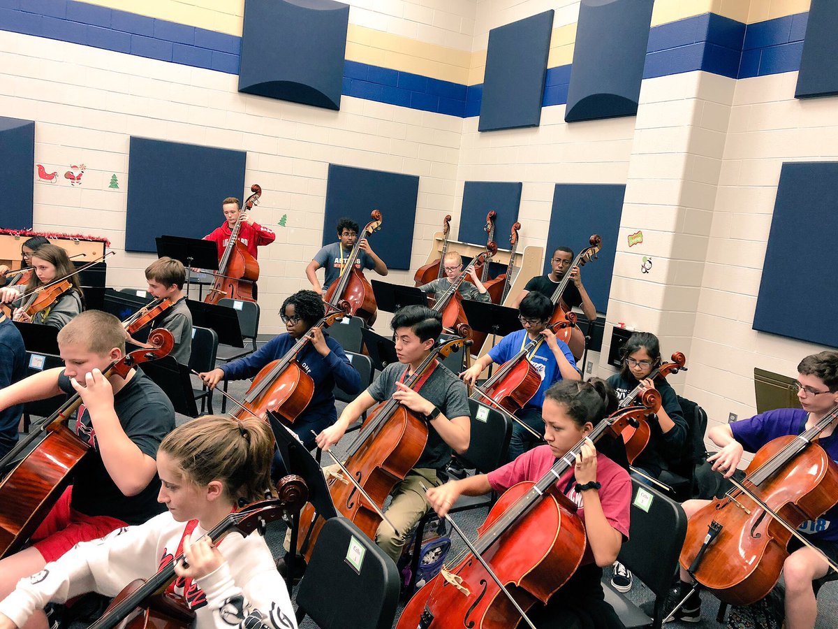 spillaneorch's tweet photo. Great Side-by-Side rehearsal with @CyWoodsOrch! Thank you for coming to @SpillaneMS! Our 8th graders had a blast! @cfisdmusicman @CFISDMusic https://t.co/JEaZ8AYYrh