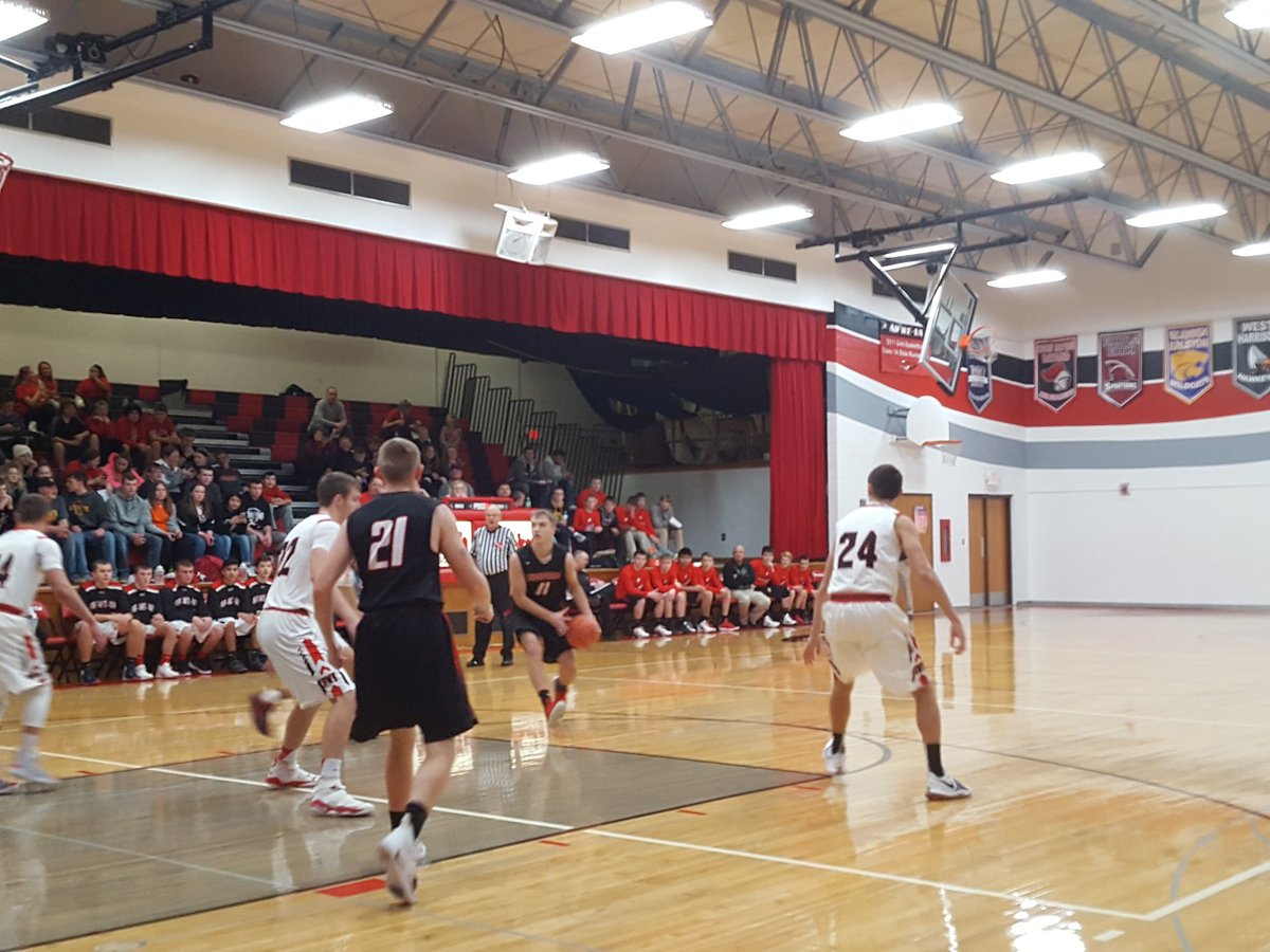 RichStoffers1's tweet photo. 32 - 10 AWV over Coon Rapids - Bayard @ halftime! D. Schurke shooting lights out, 17 @half-time to lead all scorers @mark_schafer! #AWVrockets https://t.co/CIqNKAGGw7