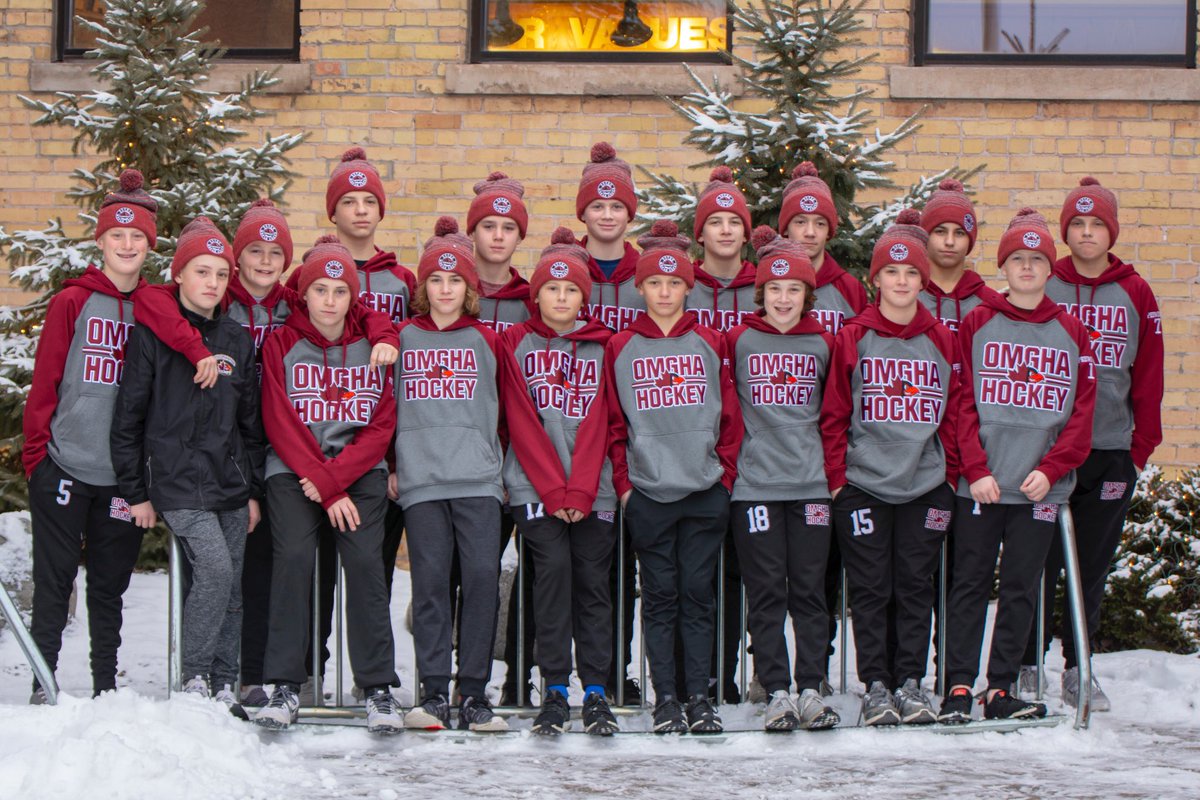 OMGPeeWeeAA's tweet photo. Happy Holidays from the OMGHA PWAA- starting out Spirit of Duluth tournament with a win over Eastview @OMGHA2k https://t.co/dwYgDaoAVd