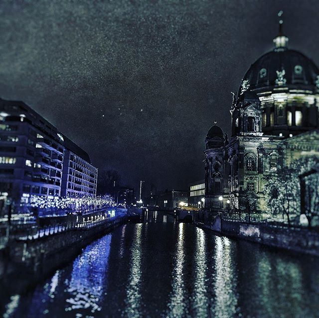 geisenhanslueke's tweet image. #Berlin @night! #datadeepdive #berlinberlin #berlin🇩🇪 ift.tt/2rgyliw