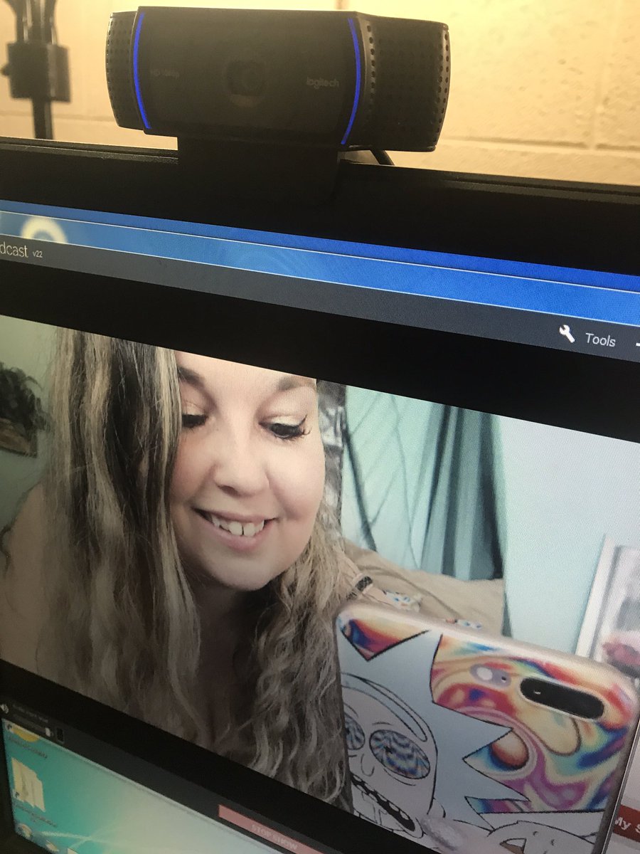 CrystalConnors2's tweet photo. Online now 😈😈 https://t.co/unRsAv11vJ