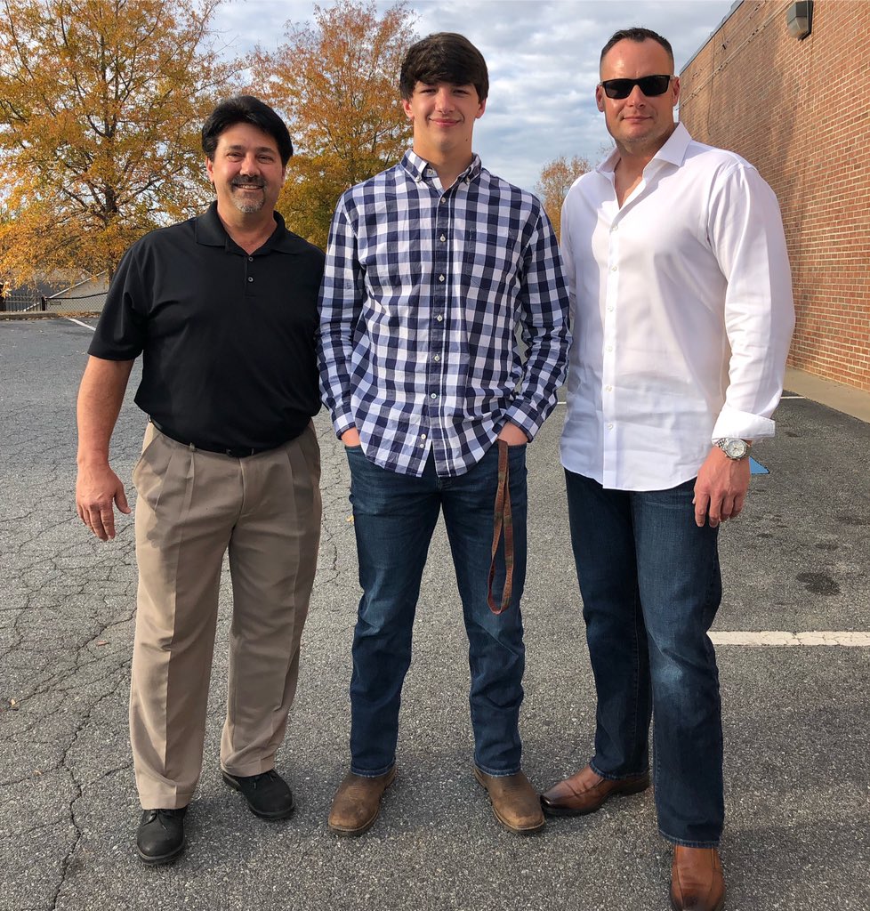 RedAlertCrew's tweet image. This guy walks the walk when he says he is committed to a goal. Hard work and sacrifice pay off. Congrats @Dawson_B_5 on your Official Signing to play at Young Harris next year!