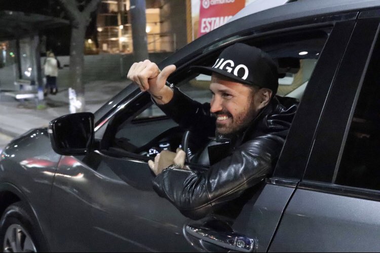 Weekend mood 🤘 #InFamouseMode 
#Weekend 
@nissanoficial