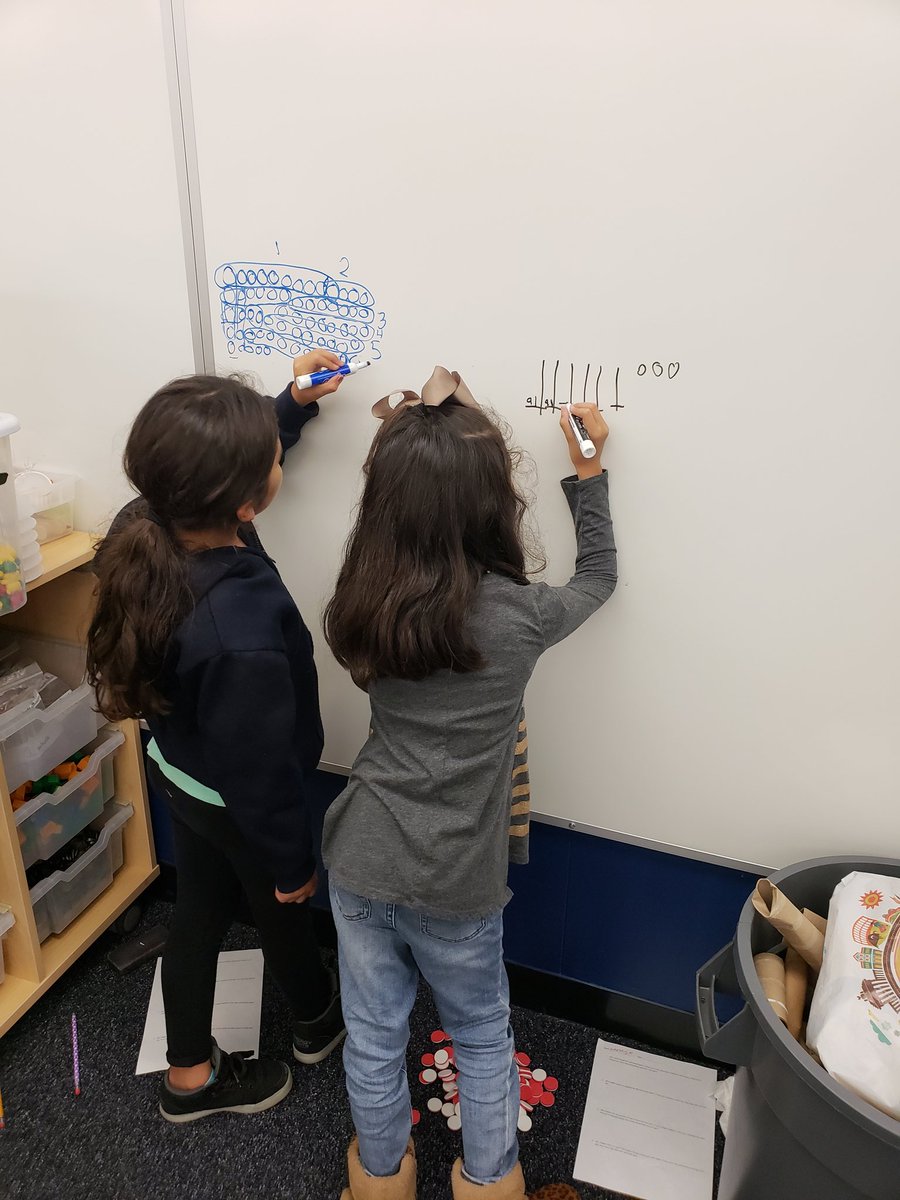 foreveralearner's tweet photo. These #Nelson3rd from Ms. Spiker's class broke in @NelsonTigers' new #360math room to explore some division concepts. #learnoutloud #tusdthrives @TusdInduction https://t.co/avcHrPygEX