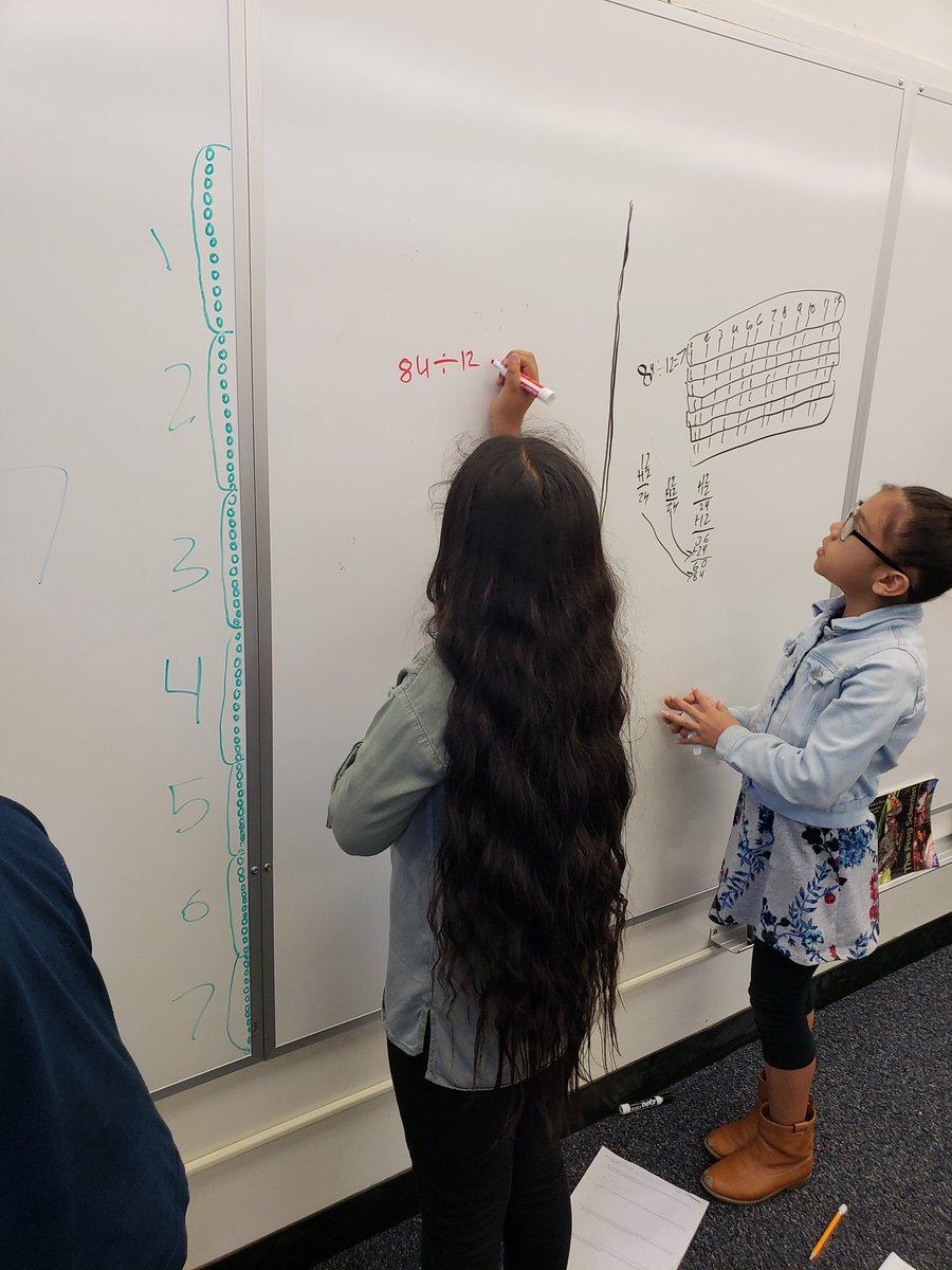 foreveralearner's tweet photo. These #Nelson3rd from Ms. Spiker's class broke in @NelsonTigers' new #360math room to explore some division concepts. #learnoutloud #tusdthrives @TusdInduction https://t.co/avcHrPygEX