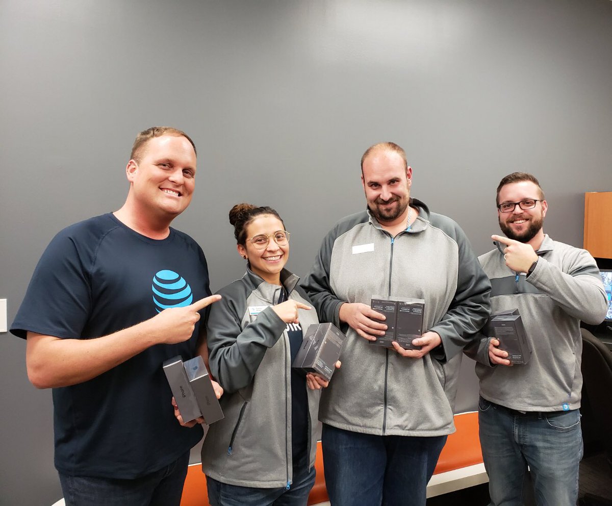 Shout out to <a href="/HellebuyckNate/">Nate Hellebuyck</a> for closing deals that BUST the record here at Lakeside for 2018!  #DetroitMI #MotorCityHustlers #DistrictOfLakeside <a href="/DemetrusHayes1/">Demetrus Hayes</a> <a href="/TomMonahan10/">Tom Monahan</a> <a href="/fjdevereux/">Fred Devereux</a> <a href="/GabrielleLampm1/">Gabrielle Lampman</a>