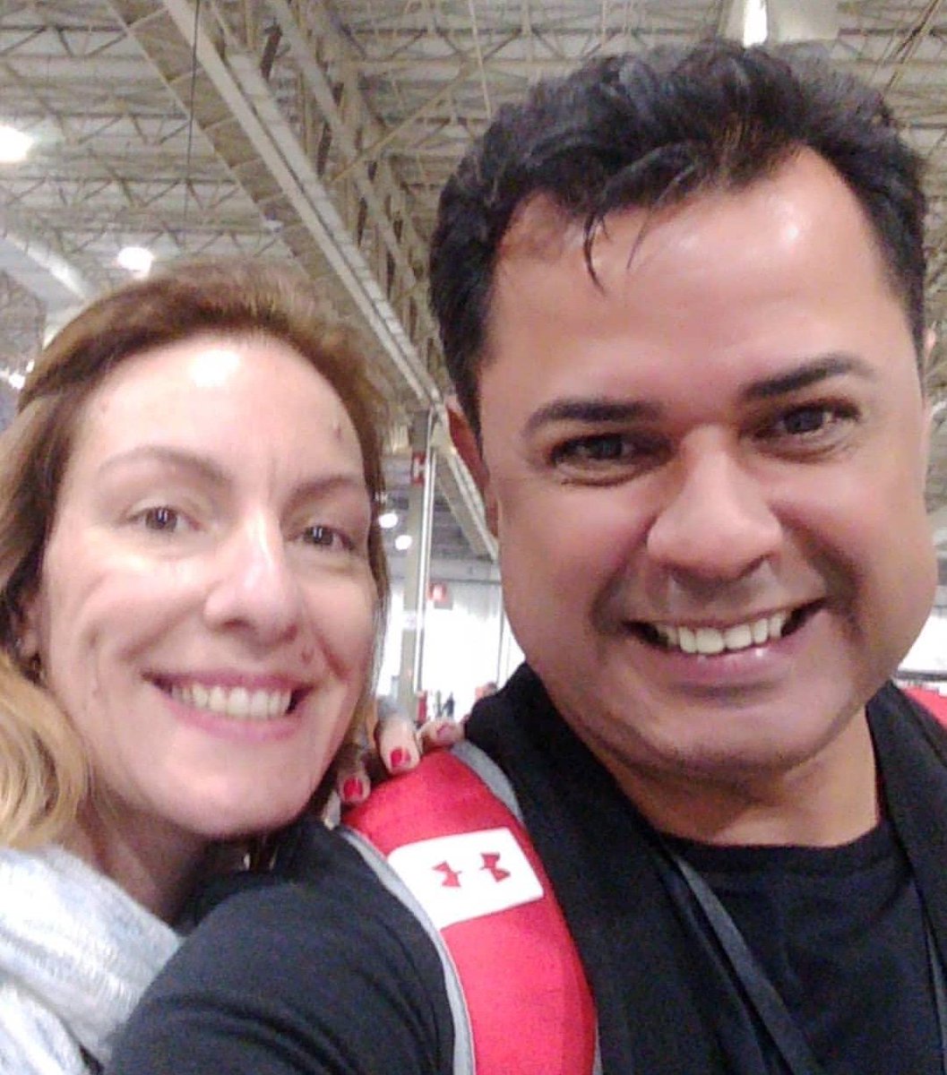 fhs_francisco's tweet photo. Primeiro dia do evento ao vivo do Fórmula de Lançamento #chegadedesculpas 🎯| 👤|Siga 👉 @fabiphisio @clinicasimmm
Um forte abraço @fhs_francisco siga #dicasdosenseichico
#formuladelancamento2018 #fl2018 #formuladelancamento2018 https://t.co/BrcGcUAWq4