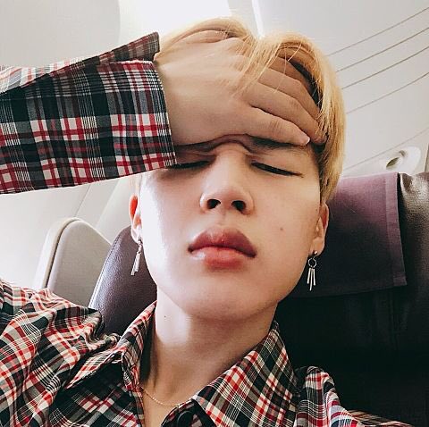 jmnchaaann's tweet image. バンタン関係ないんだけど

部屋中に口紅塗られてる。。
朝から母ちゃん悲しい。😭笑

ジミンちゃんみて落ち着きます笑❤️
#armyRTしてくれた方フォローします
#ARMYさんと繋がりたい
#大人ARMY #BTS #ヌナarmy