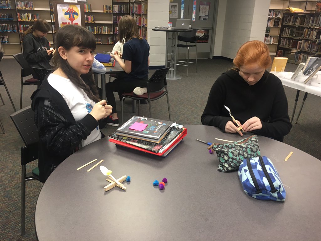 chris_redemske's tweet photo. Catapults, holograms, and polyhedra! #creativity #STEAM #RPSHAL @RalstonMS https://t.co/OOGFi1Yrr3